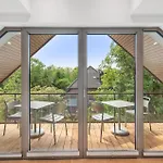 4 Bedroom Stunning In Tossens Stick